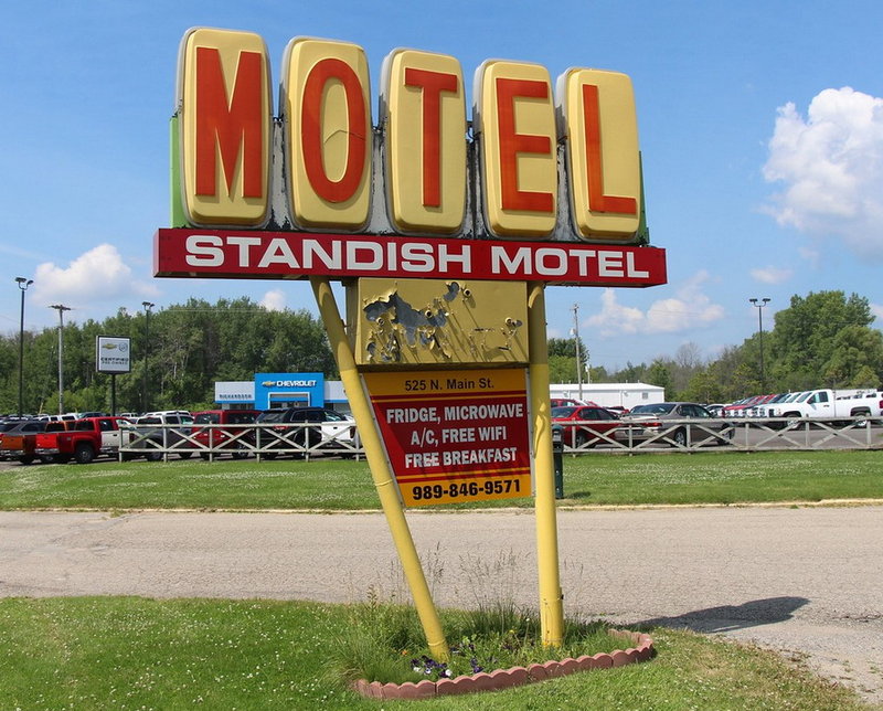 Standish Motel - Former Vacuum Form Motel Sign From Rick Mcomber On Flickr (newer photo)